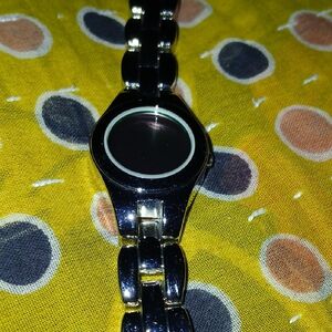Advance Limited Relic ladies watchBlack Silver Wearable Watch